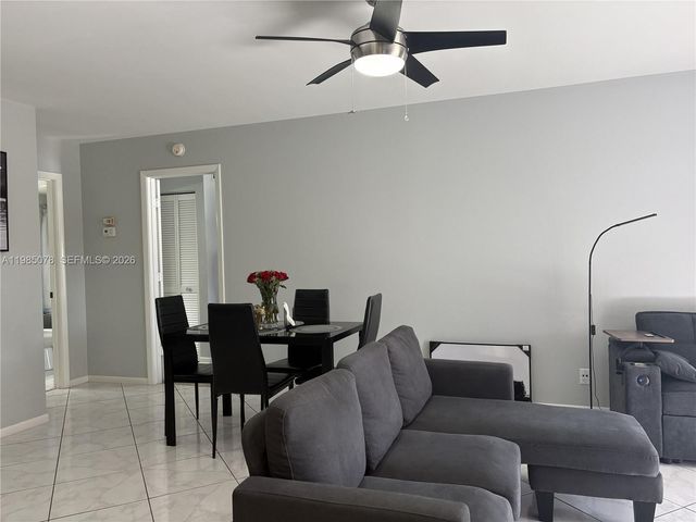 718 Sunny Pine Way F2, Green Acres, FL 33415