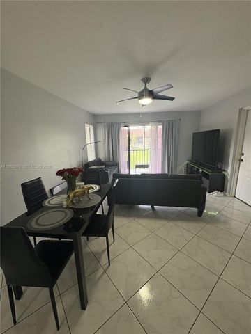 718 Sunny Pine Way F2, Green Acres, FL 33415