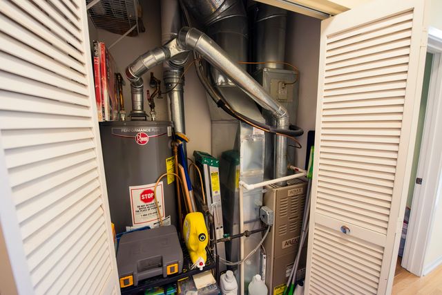 2933 N Clybourn Avenue 301, Chicago, IL 60618