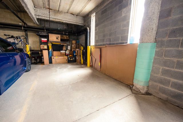 2933 N Clybourn Avenue 301, Chicago, IL 60618