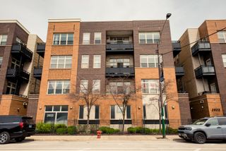 2933 N Clybourn Avenue 301, Chicago, IL 60618
