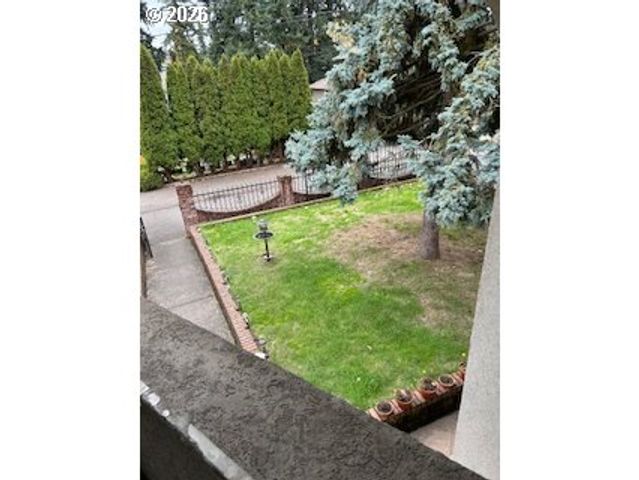 9251 Ne SCHUYLER St, Portland, OR 97220