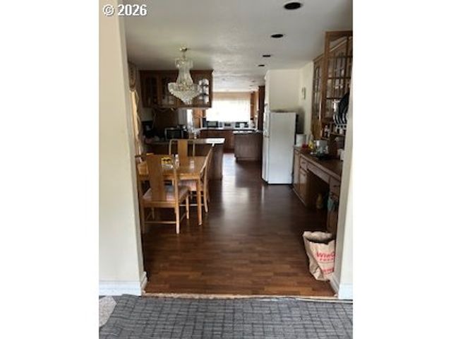 9251 Ne SCHUYLER St, Portland, OR 97220