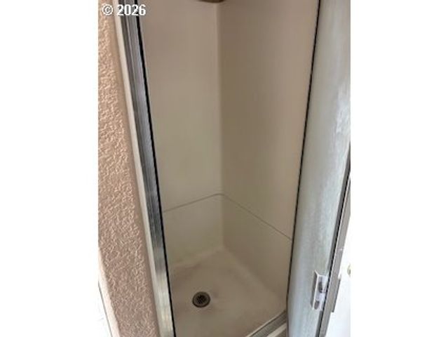9251 Ne SCHUYLER St, Portland, OR 97220