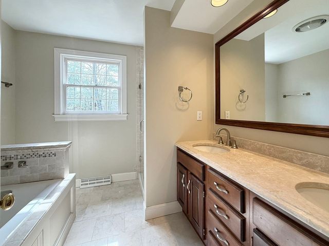 15 Cutters Ridge Rd, Carlisle, MA 01741