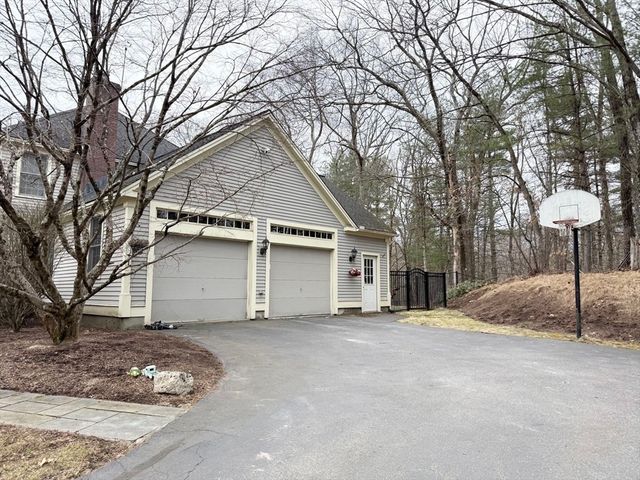 15 Cutters Ridge Rd, Carlisle, MA 01741