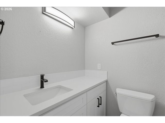 6206 Nw CHERRY St, Vancouver, WA 98663