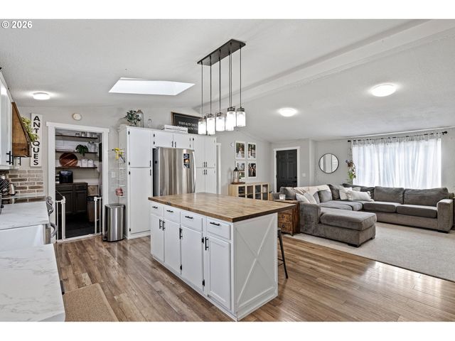 83149 MICKELSON Rd, Creswell, OR 97426