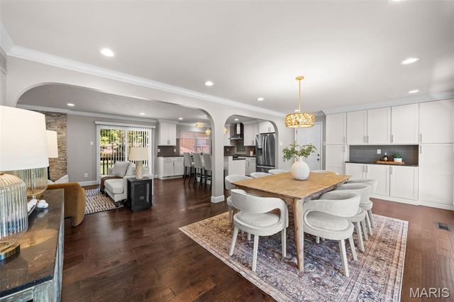 430 Glan Tai Drive, Manchester, MO 63011