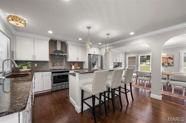430 Glan Tai Drive, Manchester, MO 63011