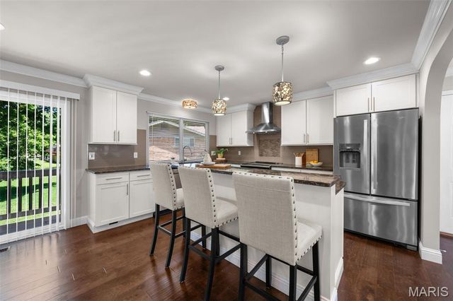 430 Glan Tai Drive, Manchester, MO 63011