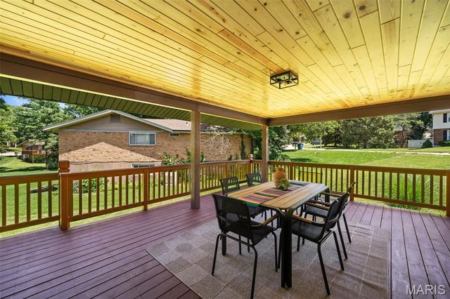 430 Glan Tai Drive, Manchester, MO 63011