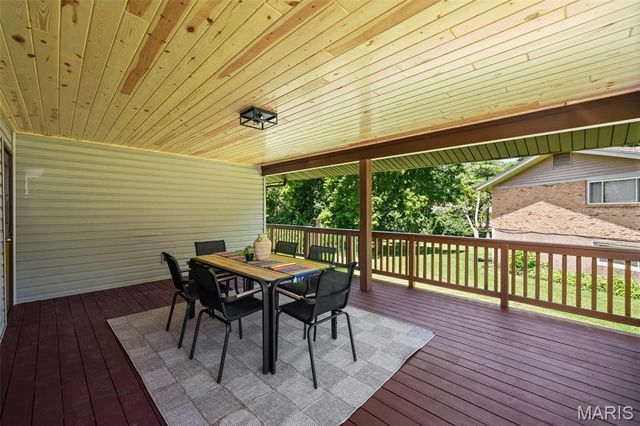 430 Glan Tai Drive, Manchester, MO 63011