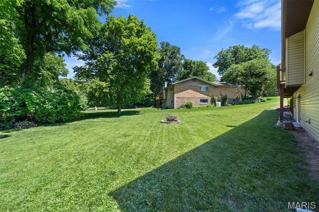 430 Glan Tai Drive, Manchester, MO 63011