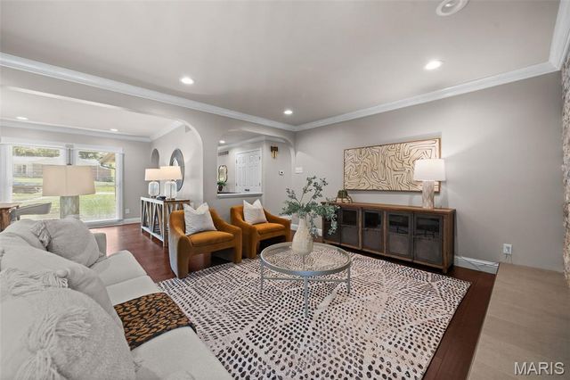 430 Glan Tai Drive, Manchester, MO 63011