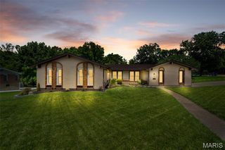 430 Glan Tai Drive, Manchester, MO 63011