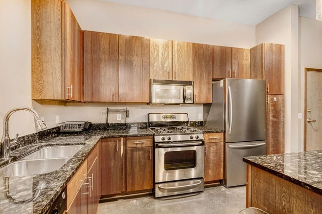 2650 University Avenue W 104, Saint Paul, MN 55114