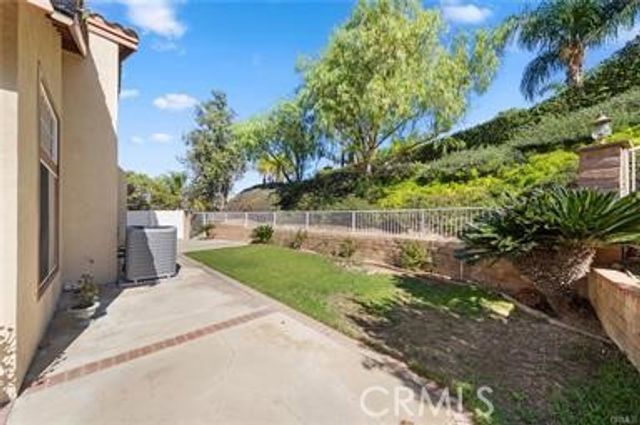1611 San Almada, Corona, CA 92882