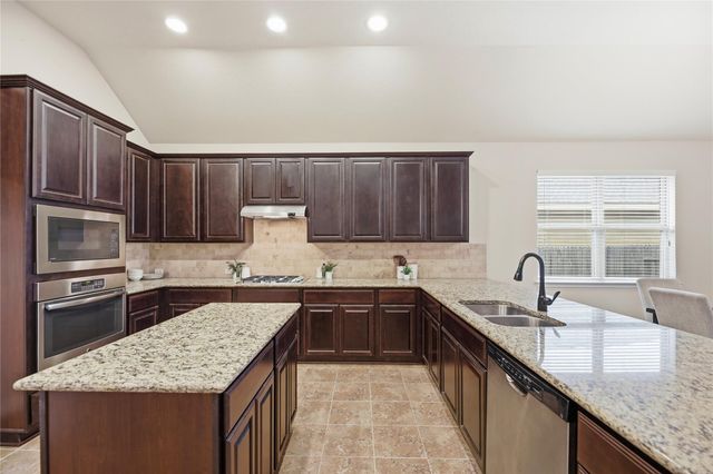 190 N Sage HOLW, Dripping Springs, TX 78620