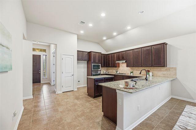 190 N Sage HOLW, Dripping Springs, TX 78620