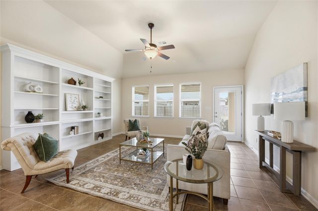 190 N Sage HOLW, Dripping Springs, TX 78620