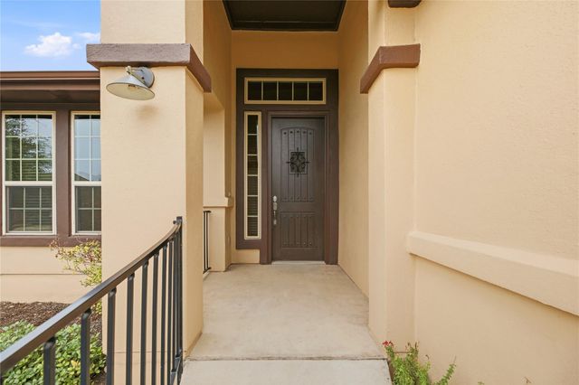 190 N Sage HOLW, Dripping Springs, TX 78620