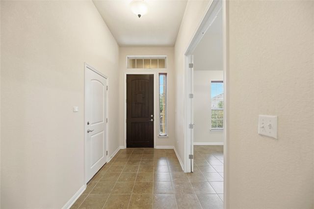 190 N Sage HOLW, Dripping Springs, TX 78620