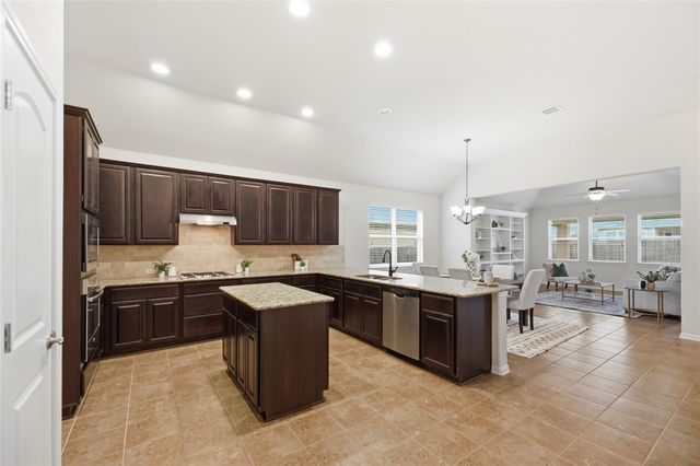 190 N Sage HOLW, Dripping Springs, TX 78620