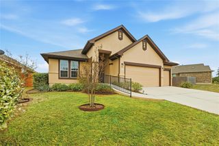 190 N Sage HOLW, Dripping Springs, TX 78620