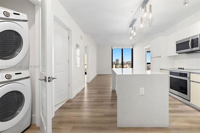 101 Diplomat Pkwy 1004, Hallandale Beach, FL 33009