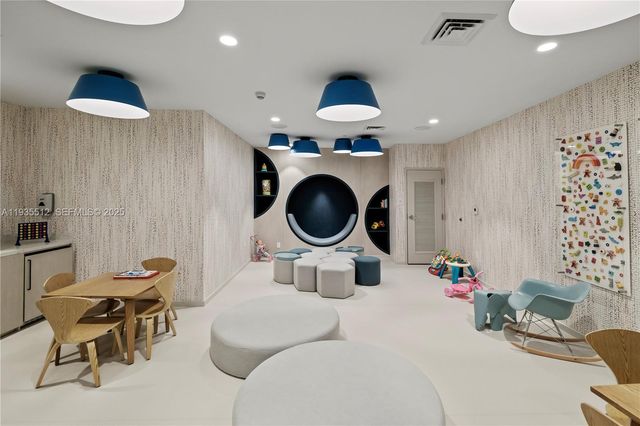 101 Diplomat Pkwy 1004, Hallandale Beach, FL 33009