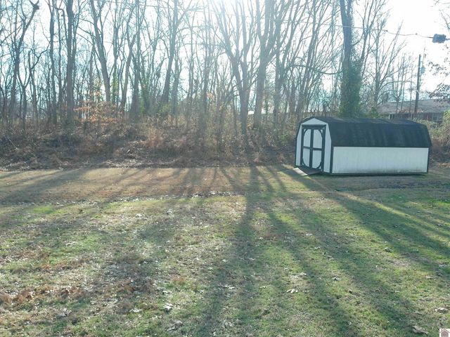 216 Ruoff Dr, Paducah, KY 42003