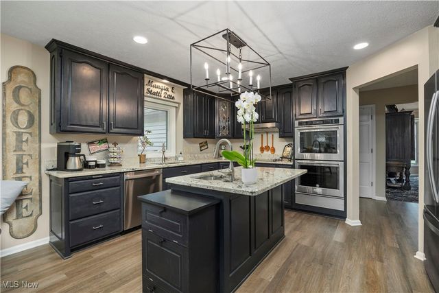 118 Brandemere Court, Elyria, OH 44035