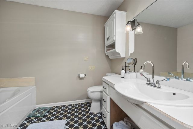 118 Brandemere Court, Elyria, OH 44035