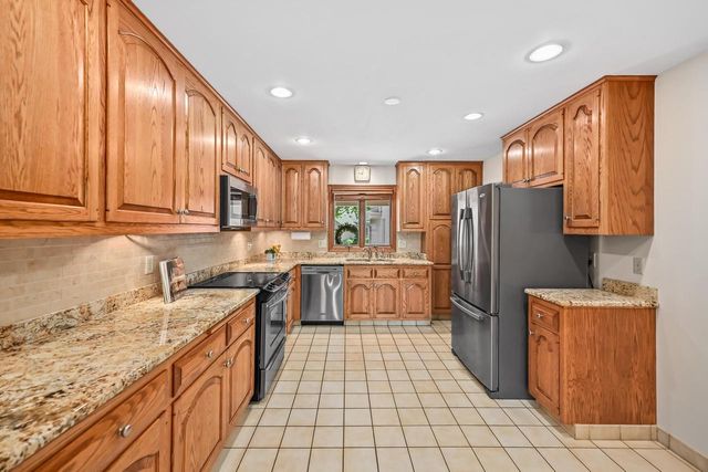 10117 N Gettysburg COURT, Mequon, WI 53092