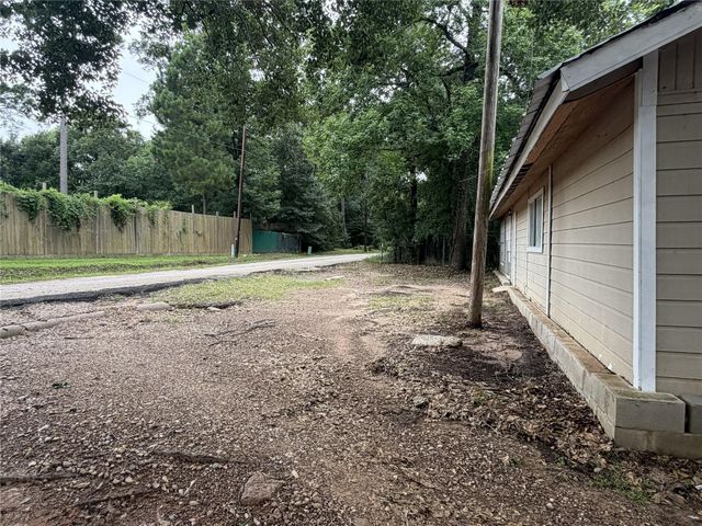 7 Peace Pipe Trail, Conroe, TX 77316