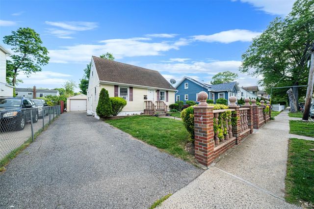 101 Woods Avenue, Roosevelt, NY 11575