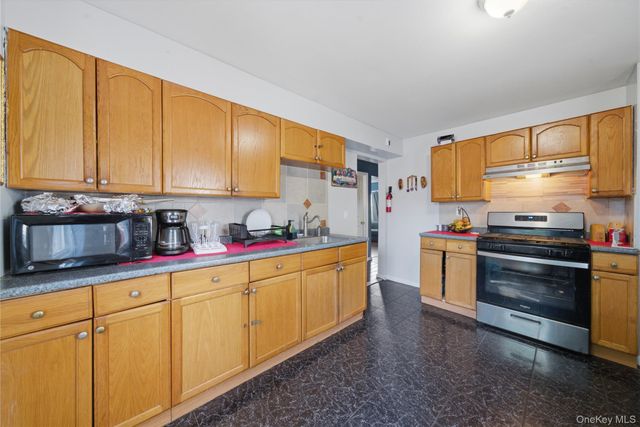 101 Woods Avenue, Roosevelt, NY 11575