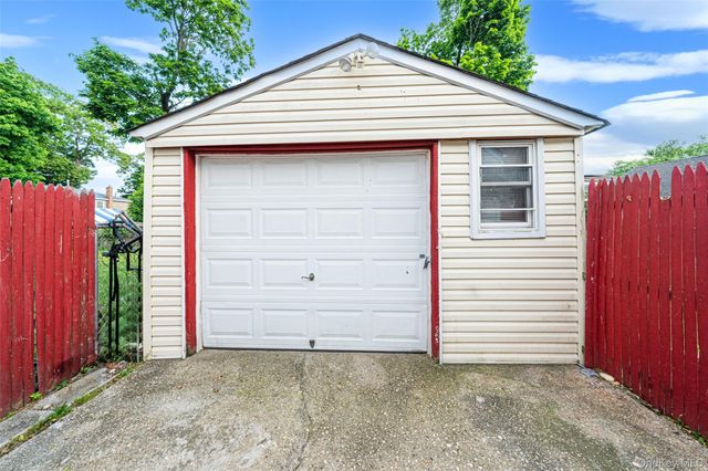 101 Woods Avenue, Roosevelt, NY 11575