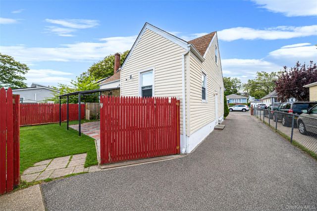 101 Woods Avenue, Roosevelt, NY 11575
