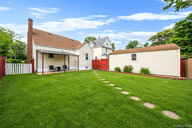 101 Woods Avenue, Roosevelt, NY 11575