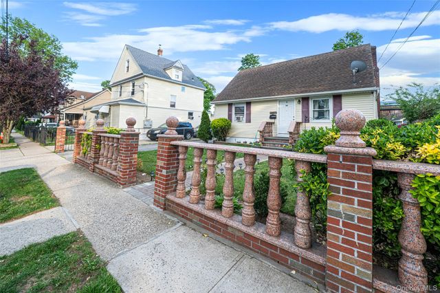 101 Woods Avenue, Roosevelt, NY 11575