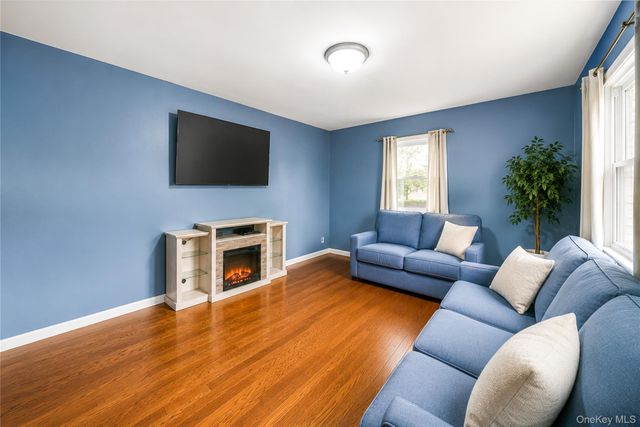 101 Woods Avenue, Roosevelt, NY 11575