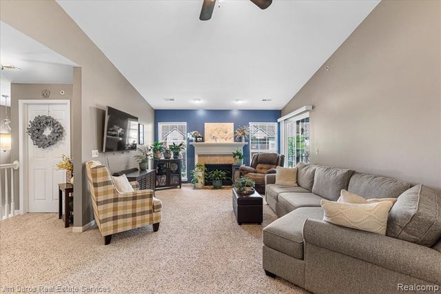 52316 Naugatuck Drive, Macomb, MI 48042