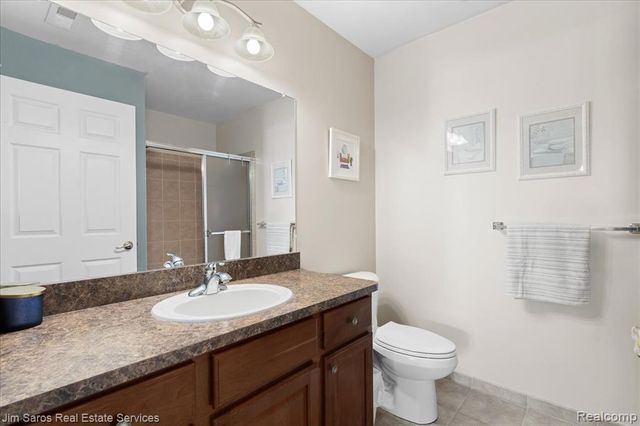 52316 Naugatuck Drive, Macomb, MI 48042