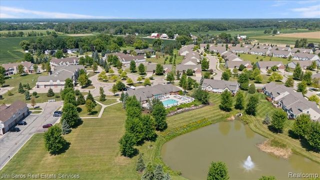 52316 Naugatuck Drive, Macomb, MI 48042