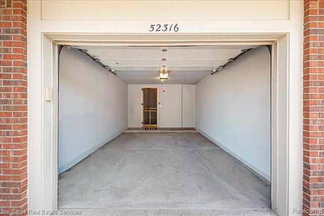52316 Naugatuck Drive, Macomb, MI 48042