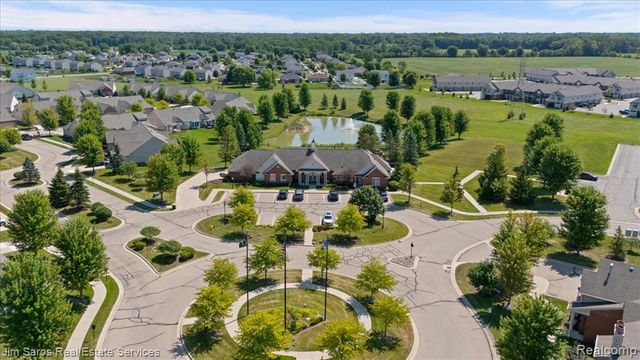 52316 Naugatuck Drive, Macomb, MI 48042