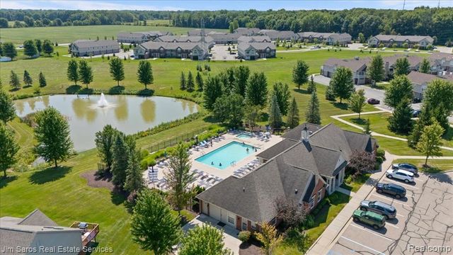 52316 Naugatuck Drive, Macomb, MI 48042
