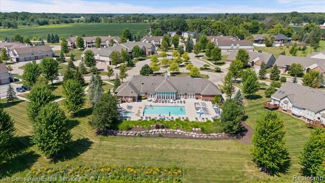 52316 Naugatuck Drive, Macomb, MI 48042
